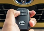 How to Replace Your Car Key Battery (Toyota, Honda, VW & More) 6 How to Replace Your Car Key Battery (Toyota, Honda, VW & More)